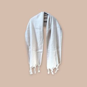 Avenue Zoe Ivory Super Soft Fringe Scarf | NWT | Style AZCS23101